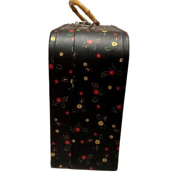 WINTER SHOE BOX PURSE BLACK WITH SKATES SLEDS SKIS BAMBOO HANDLE SUPER CLEAN - Picture 7 of 9